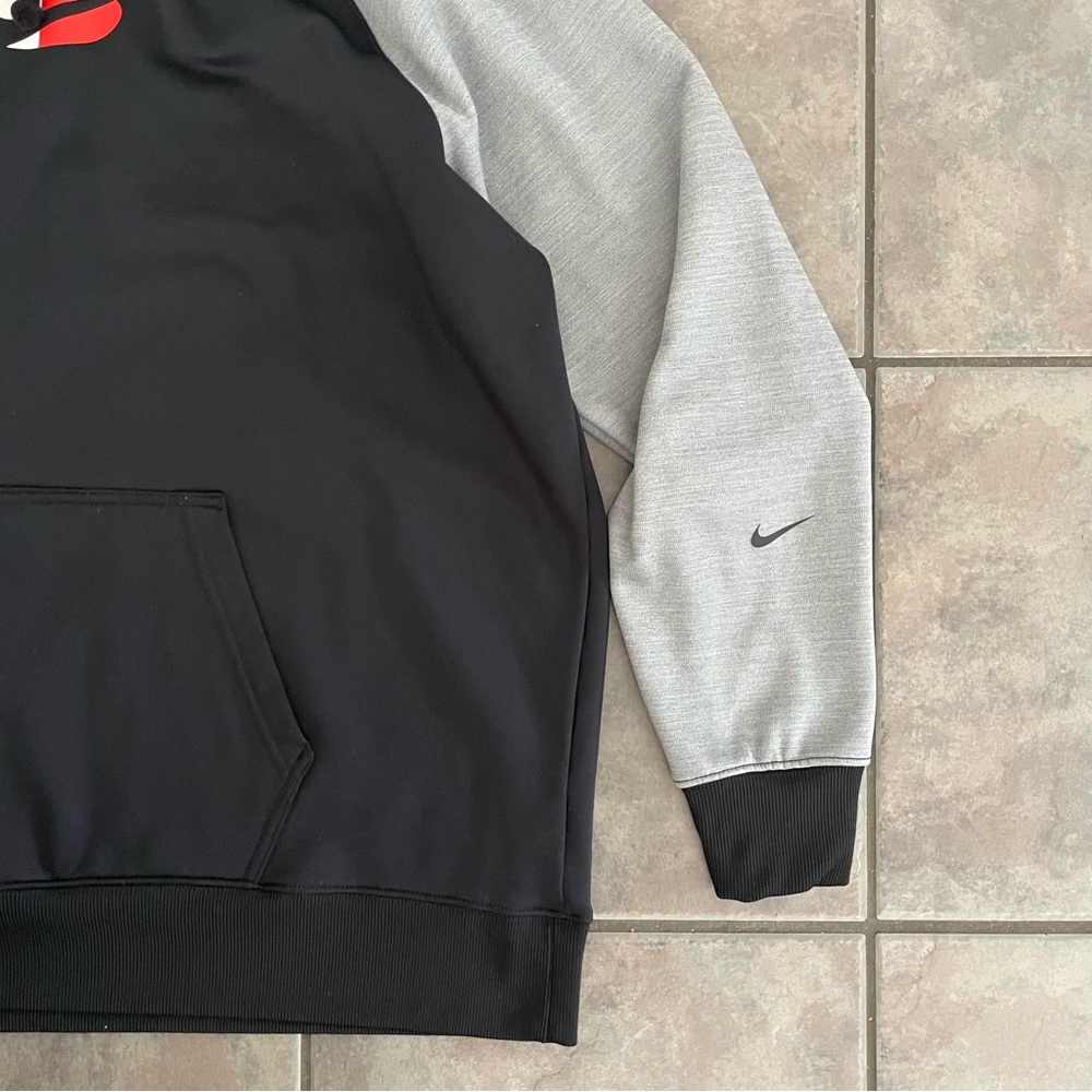 Nike Therma-FIT Women's Black/Grey‎ Fleece Training Hoodie (DD5205-010) Size L - Picture 3 of 6